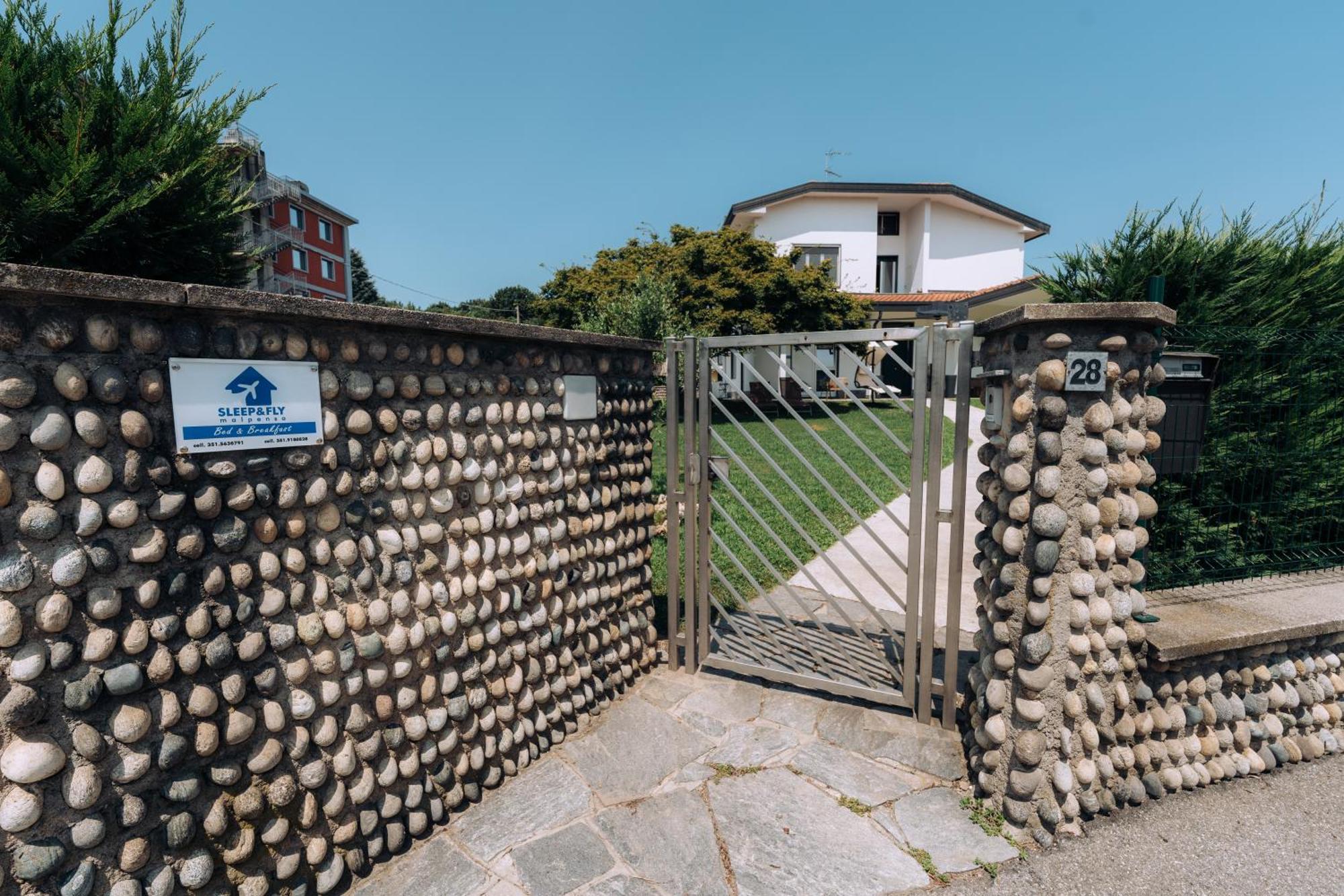 Sleep & Fly Malpensa Bed & Breakfast Case Nuove  Bagian luar foto